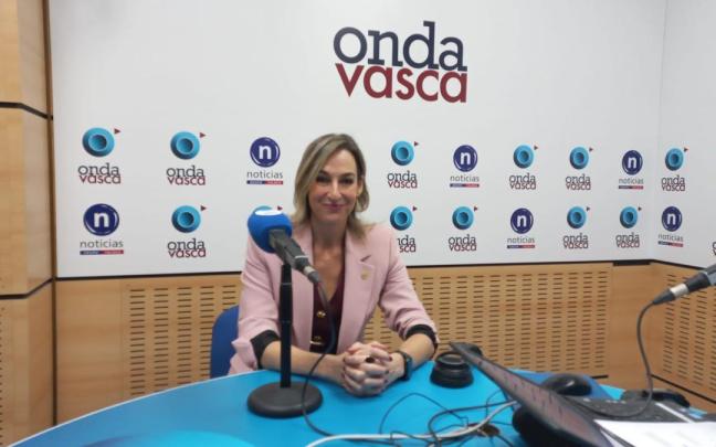 La portavoz del Gobierno Vasco y consejera de Gobernanza, Administración Digital y Autogobierno, María Ubarretxea, en Onda Vasca.
