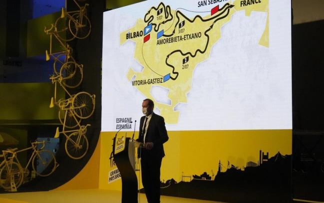 Christian Prudhomme, director del Tour de Francia, accionará el botón de la cuenta atrás el miércoles en Bilbao | DEIA Christian Prudhomme, director del Tour de Francia, accionará el botón de la cuenta atrás el miércoles en Bilbao | DEIA