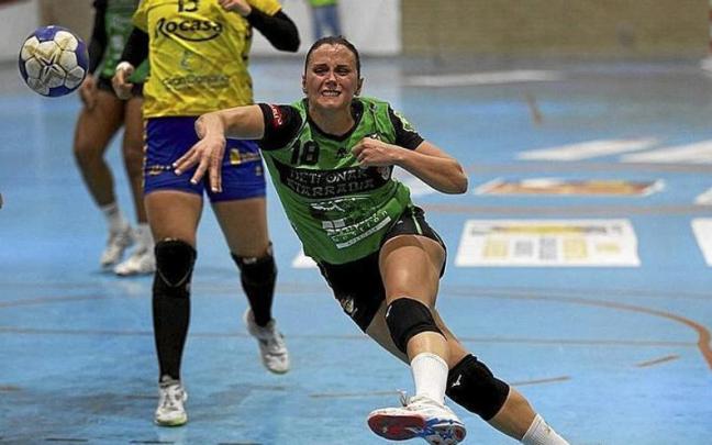 Lanzamiento de Macarena Sans en el partido del miércoles ante el Rocasa Gran Canaria. Lanzamiento de Macarena Sans en el partido del miércoles ante el Rocasa Gran Canaria.