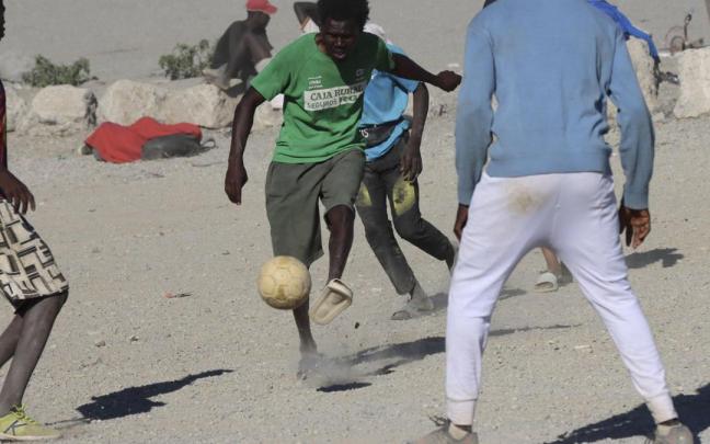 En imágenes: Vivas cree que quedan 6.000 migrantes ilegales en Ceuta y denuncia la "carencia de medios" en las cifras