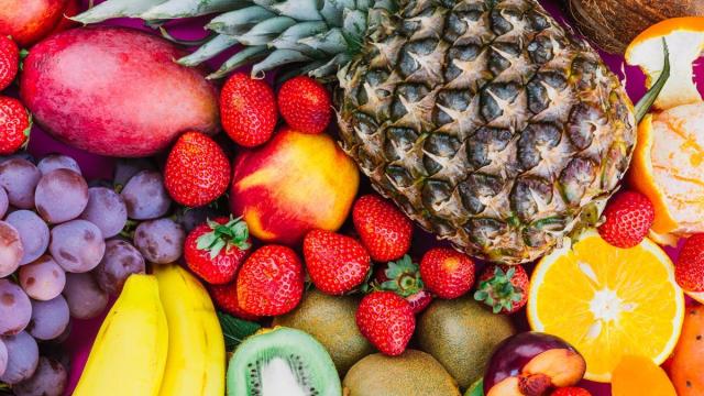 Los expertos recomiendan consumir cinco piezas de fruta o verdura al día