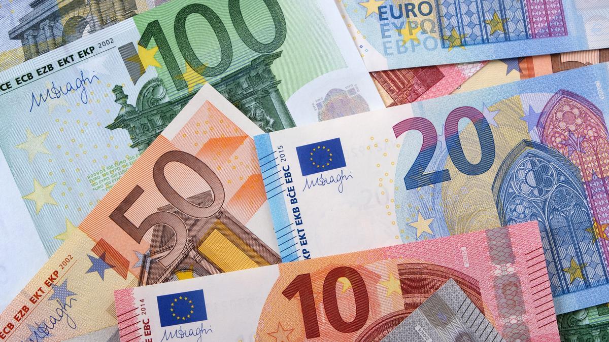 Billetes de euro de distinto valor.