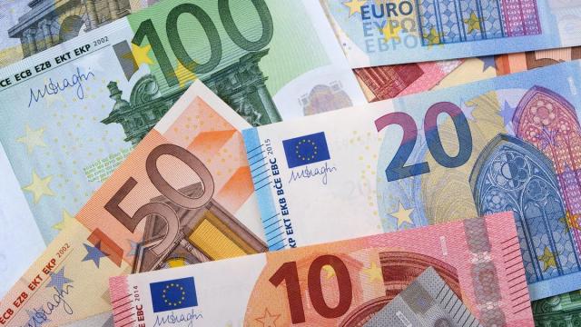 Billetes de euro de distinto valor.