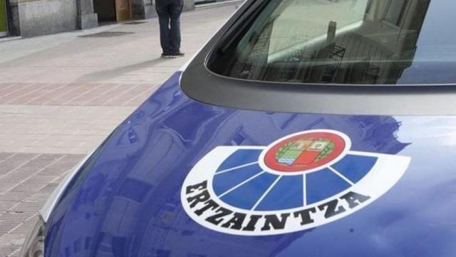 Un coche patrulla de la Ertzaintza