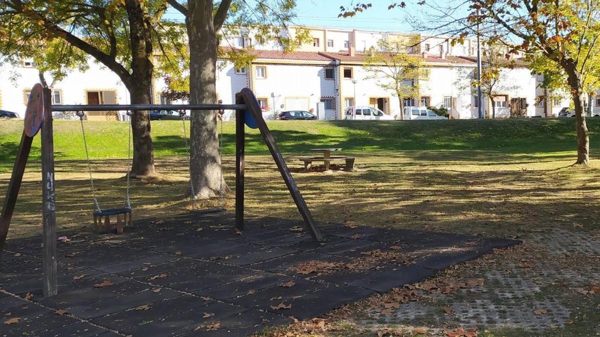 Gasteizko Udalak 131.000 euro inbertituko ditu Abetxukuko Presa kaleko haur parkea berritzeko.