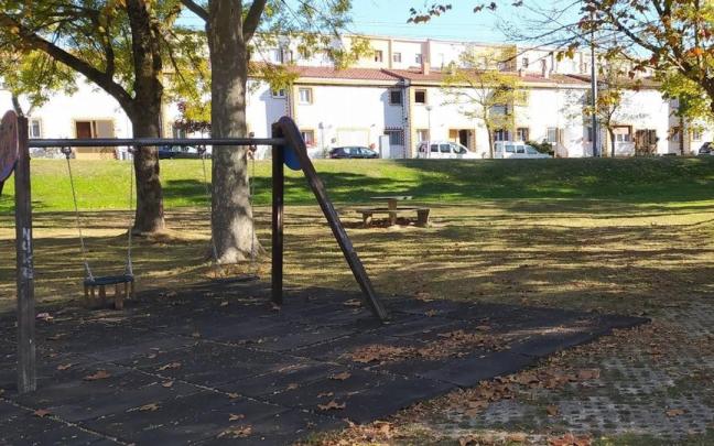 Gasteizko Udalak 131.000 euro inbertituko ditu Abetxukuko Presa kaleko haur parkea berritzeko.