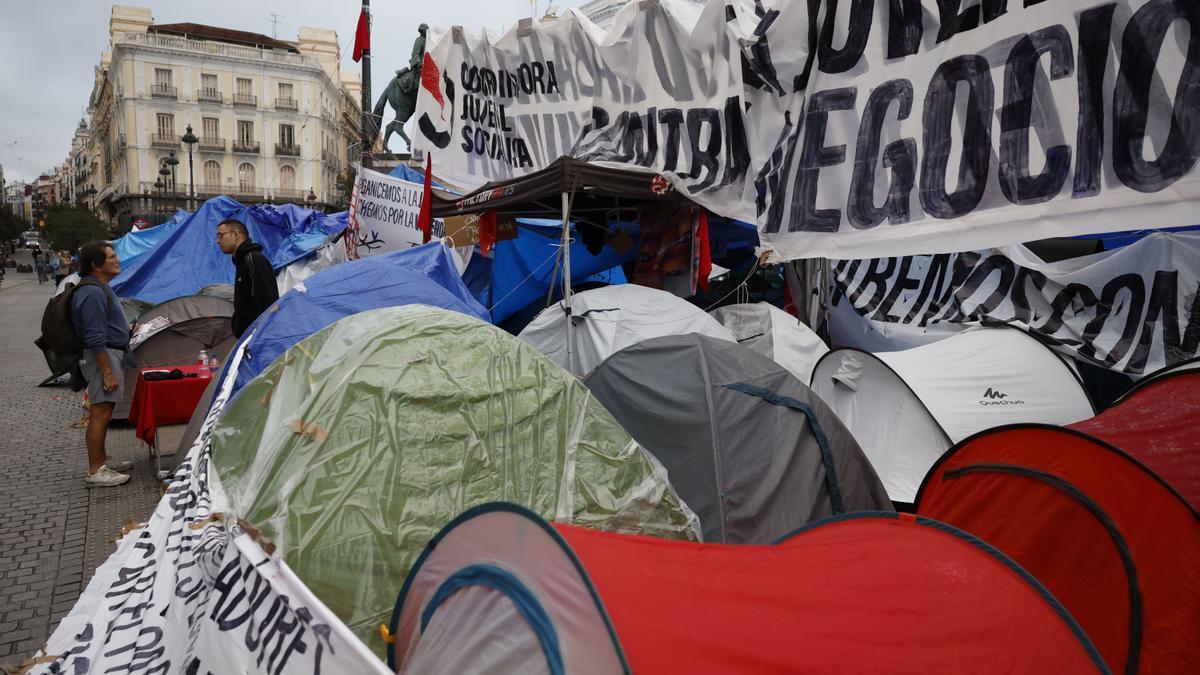 Vista general de la acampada de sol, cuyo desalojo ha vuelto a ser rechazado por el TSJM