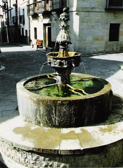 La fuente de los doce caños construida en 1725.