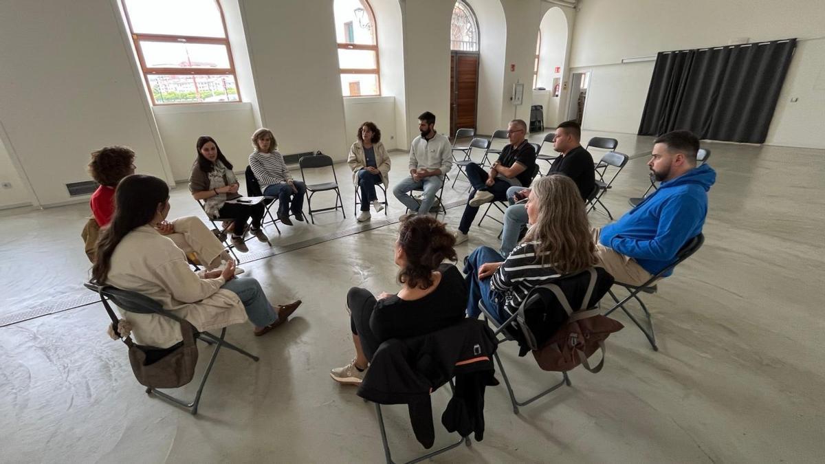 Sesión de comerciantes de la primera fase del futuro participativo del edificio Erkibe de Zumaia.