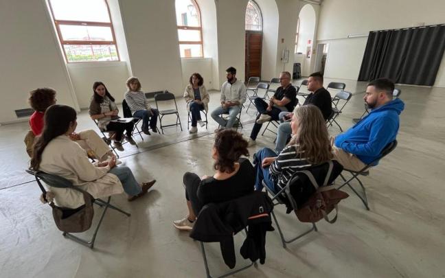 Sesión de comerciantes de la primera fase del futuro participativo del edificio Erkibe de Zumaia.