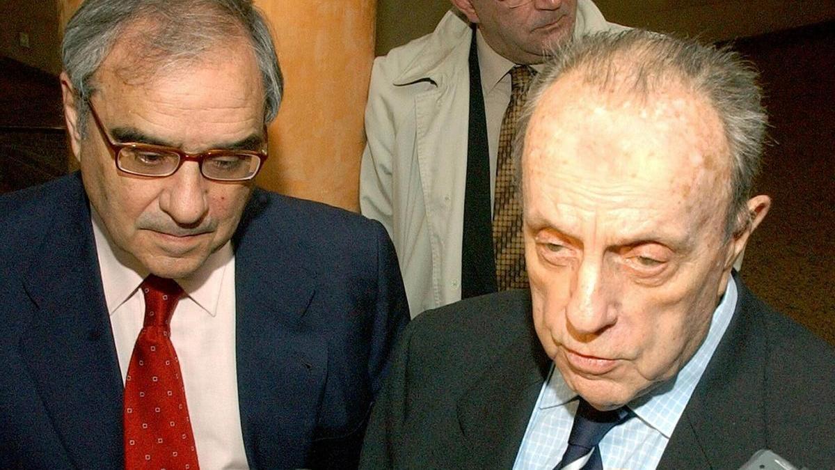 Manuel Fraga (derecha) y Rodolfo Martín Villa (izquierda) fueron cargos políticos del franquismo que protagonizaron la Transición.