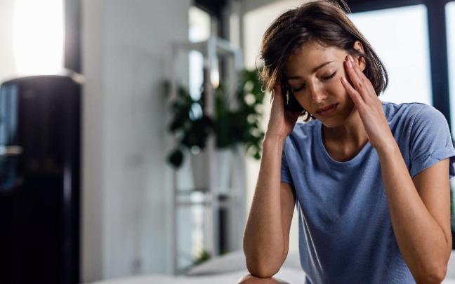 Muchas personas conviven con dolores de cabeza sin imaginar que el origen puede estar relacionado con la mandíbula, la musculatura facial o la forma de respirar.