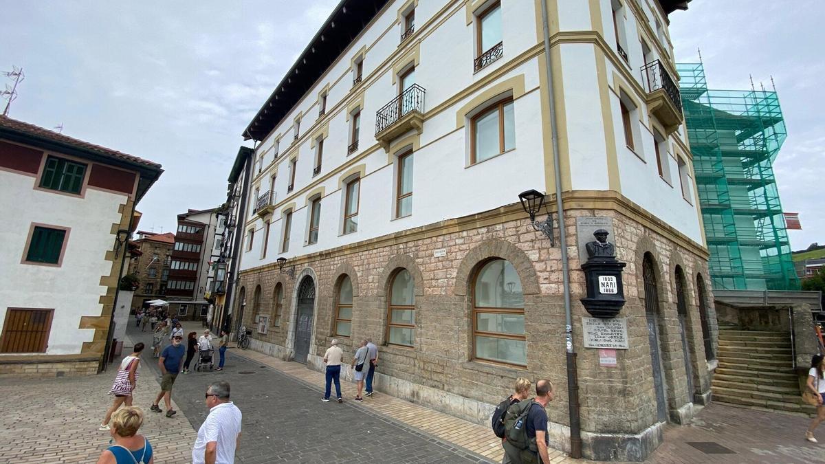 Exterior de Zumaiako Alondegia.