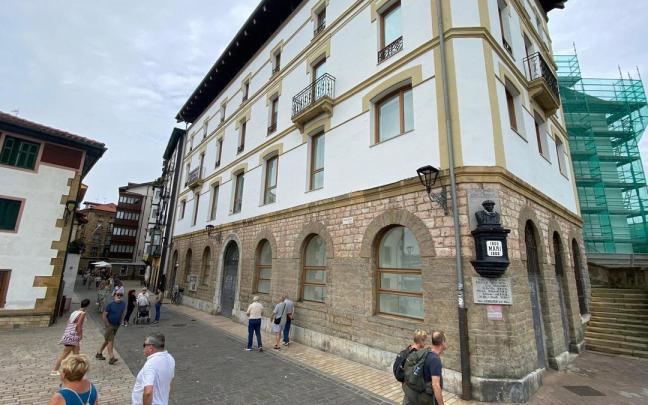 Exterior de Zumaiako Alondegia.