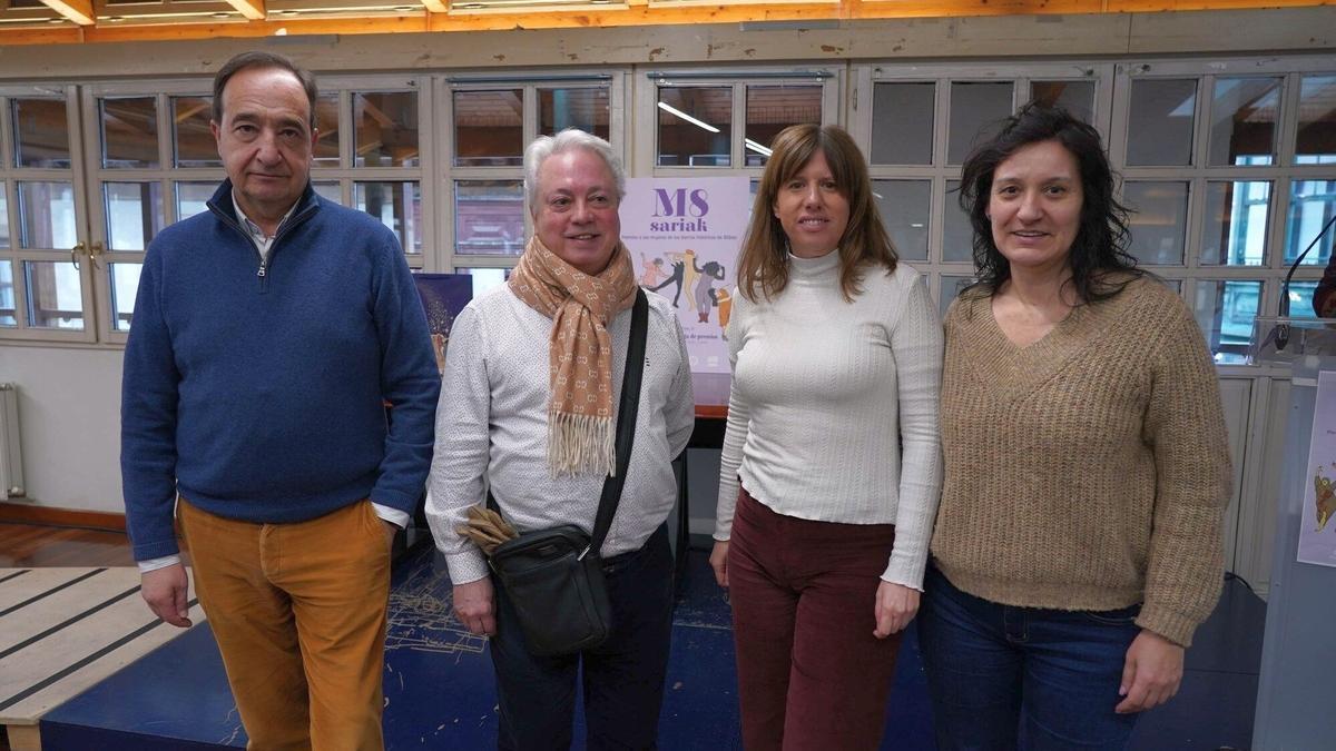 Entrega de los M8 sariak, premios a mujeres destacadas en los barrios históricos de Bilbao