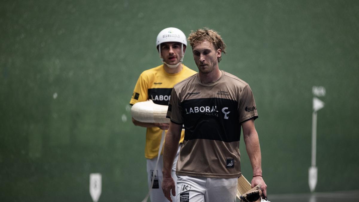 Astelarra-Zabala y Libois-Ibarluzea avanzan a la final de la previa de la Bilbao Iron Cup tras ganar a García-Argoitia y Laduche-Del Río.