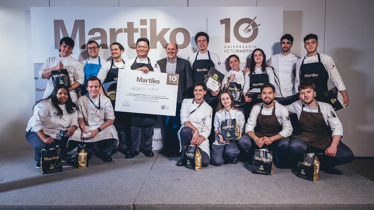 Foto de grupo de los participantes en el Reto Martiko 2024.