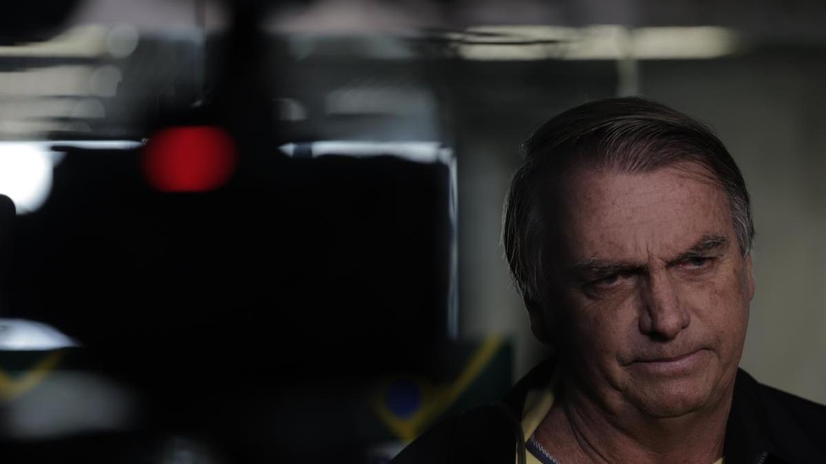 Jair Bolsonaro a su llegada este jueves al aeropuerto Santos Dumont, en Rio de Janeiro.