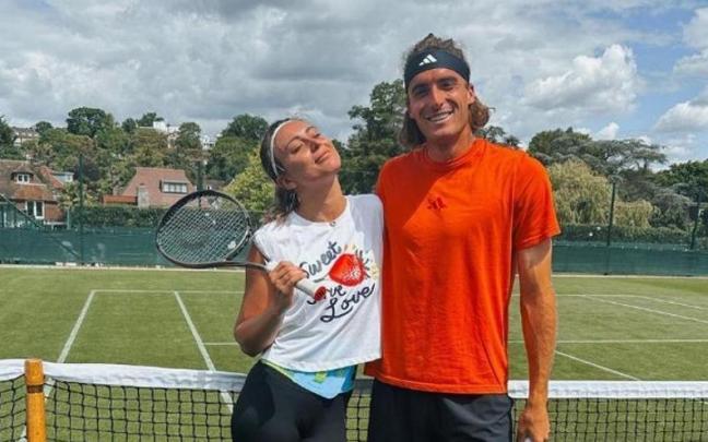 Badosa y Tsitsipas durante un entrenamiento. Badosa y Tsitsipas durante un entrenamiento.