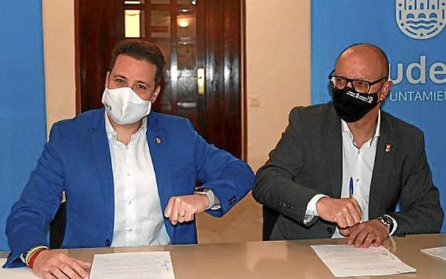 Toquero y Gimeno, en la firma del anterior convenio.