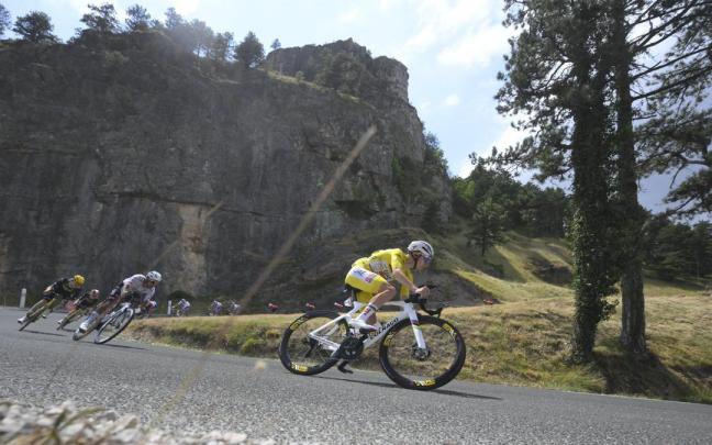 Tadej Pogacar, campeón de cuatro Tours, durante la pasada edición.
