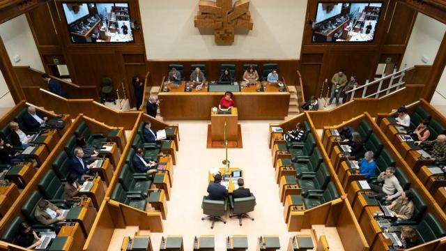 Pleno celebrado en el Parlamento Vasco.