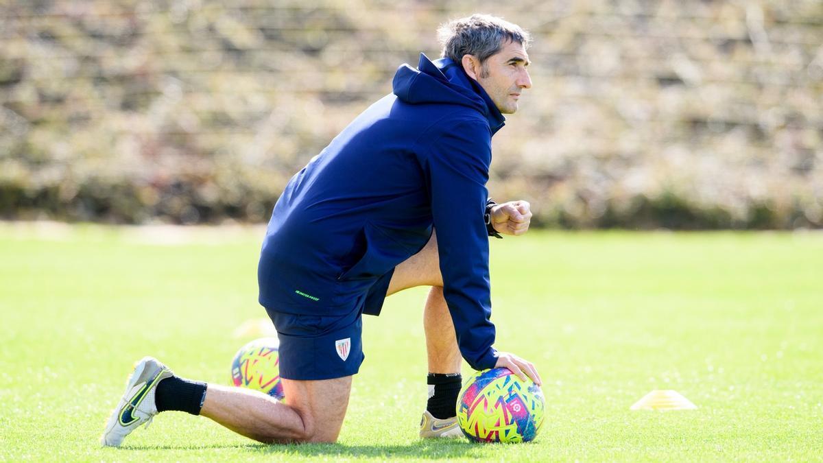 Ernesto Valverde, en la sesión del entrenamiento de ayer martes