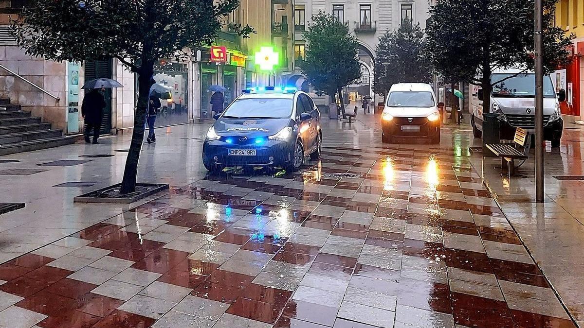 Policía Nacional en el centro de Santander.