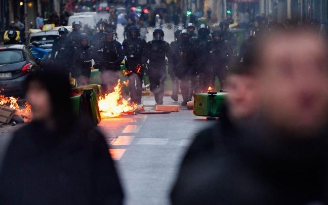 Protestas en París contra la polémica reforma de las pensiones.