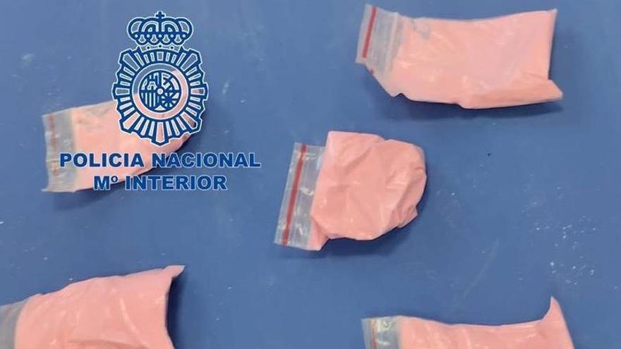 Imagen de archivo de varios sobres de cocaína intervenidos por la Policía.