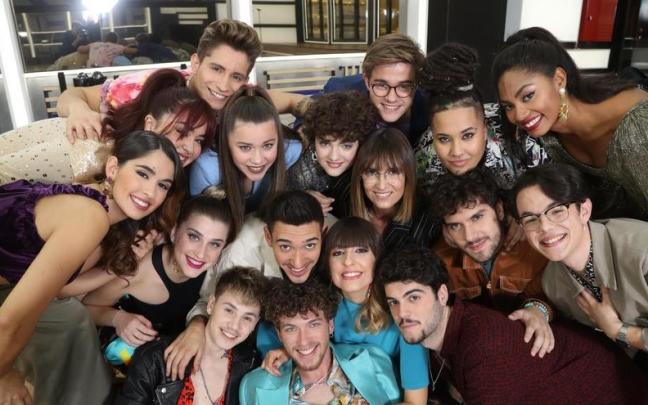 Los concursantes de 'OT 2020', con la directora de la academia, Noemí Galera. Los concursantes de 'OT 2020', con la directora de la academia, Noemí Galera.