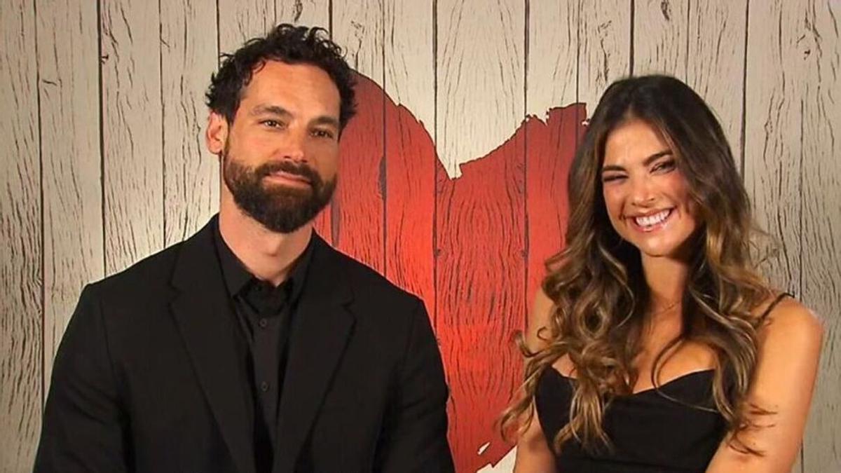 Cristian, soltero del programa, y Lidia Santos, en 'First Dates'