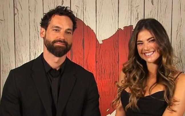 Cristian, soltero del programa, y Lidia Santos, en 'First Dates'