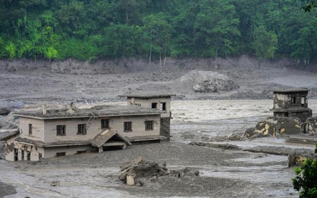 Viviendas destruidas tras la brutal riada en Nepal.