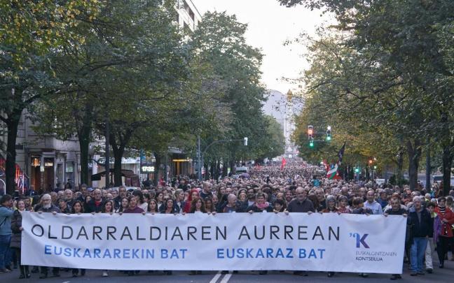 Imagen de archivo de una manifestación para denunciar la ofensiva judicial contra el euskera. / FOTO: CARLOS GONZALEZ / E.P. Imagen de archivo de una manifestación para denunciar la ofensiva judicial contra el euskera.