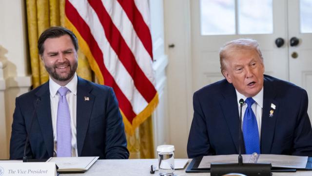 JD Vance y Donald Trump, durante una comparecencia.