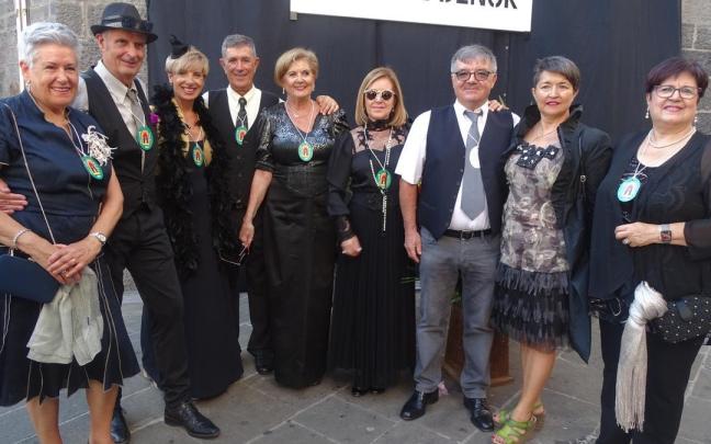 Con la elegancia por bandera, las cuadrillas se echarán este viernes a la calle para disfrutar de la fiesta.