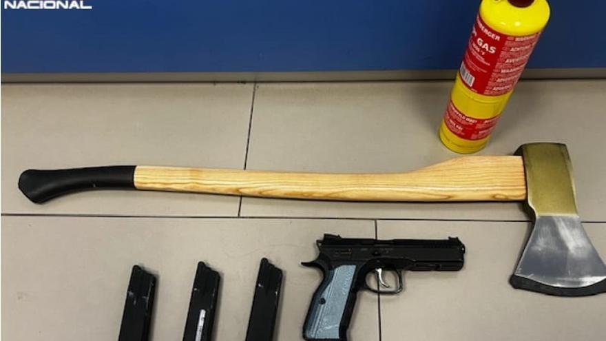 Material encontrado en el maletero del hombre detenido