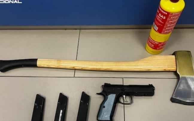 Material encontrado en el maletero del hombre detenido