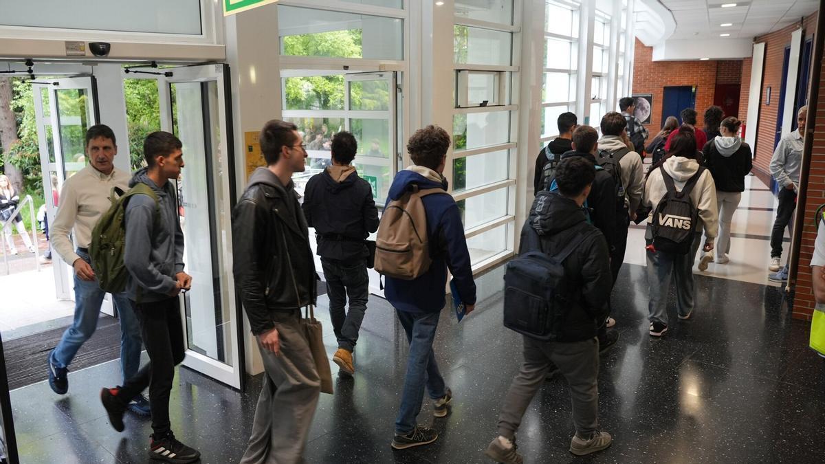 Un total de 12.297 estudiantes de Bachillerato se presentaron a la nueva selectividad en Euskadi.