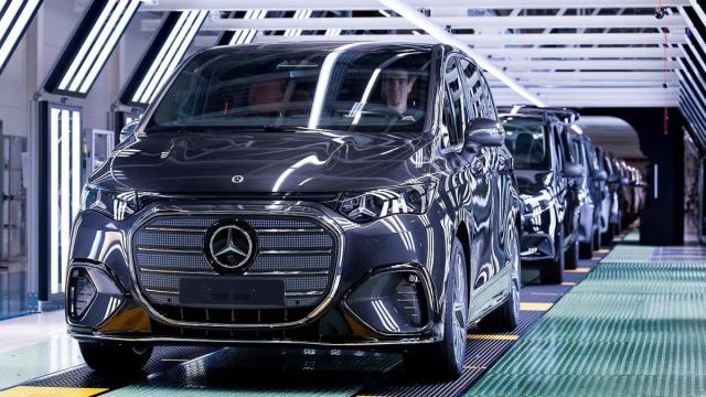 La fábrica Mercedes Benz en Vitoria con el modelo VLE.