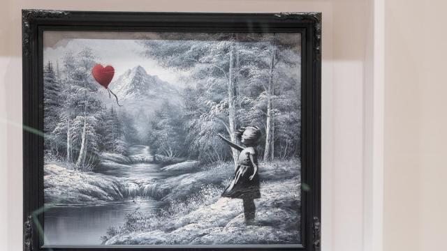 La obra 'Niña con globo en un paisaje encontrado'.