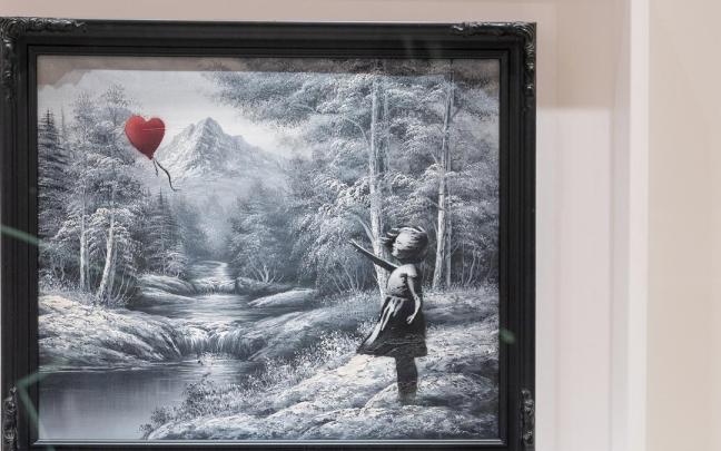 La obra 'Niña con globo en un paisaje encontrado'.