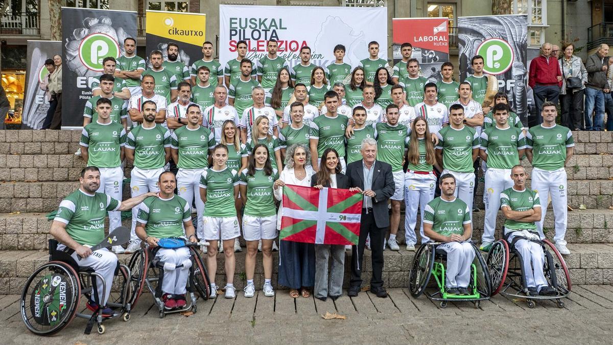 Euskal Selekzioa presenta a los pelotaris que participarán en el Campeonato del Mundo de Argentina.