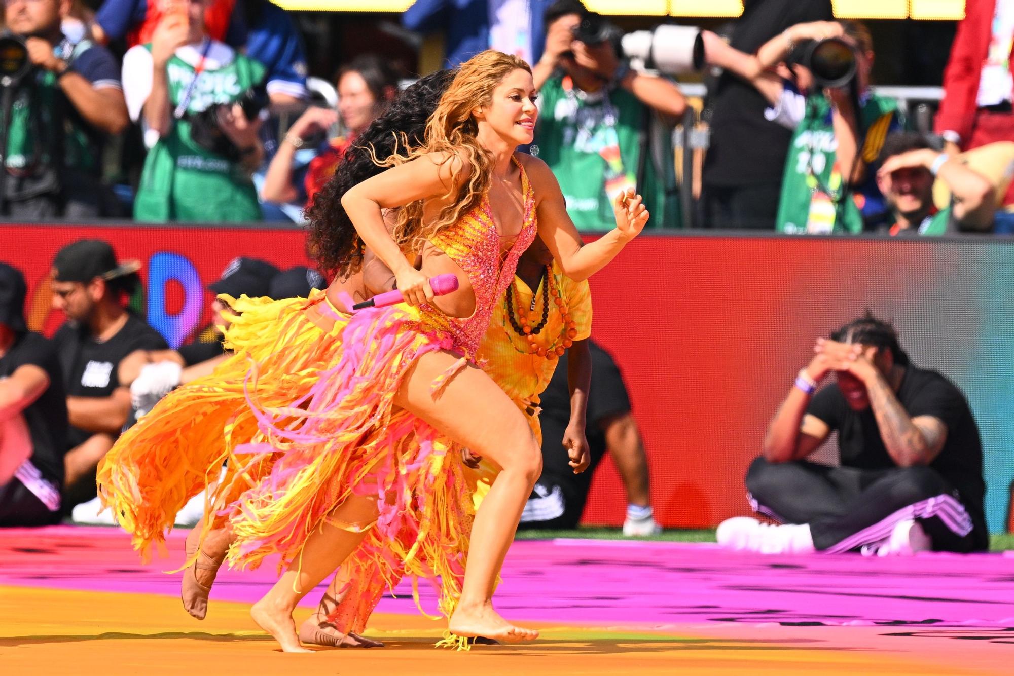 Shakira actúa en el espectáculo del medio tiempo durante la final de la Copa Mundial de la FIFA 2026 entre España y Argentina, en el estadio de Nueva York-Nueva Jersey (MetLife Stadium).
