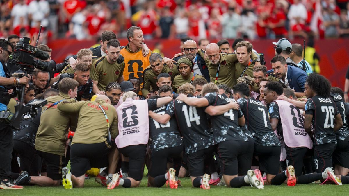 Canadá logró este jueves el primer triunfo mundialista.