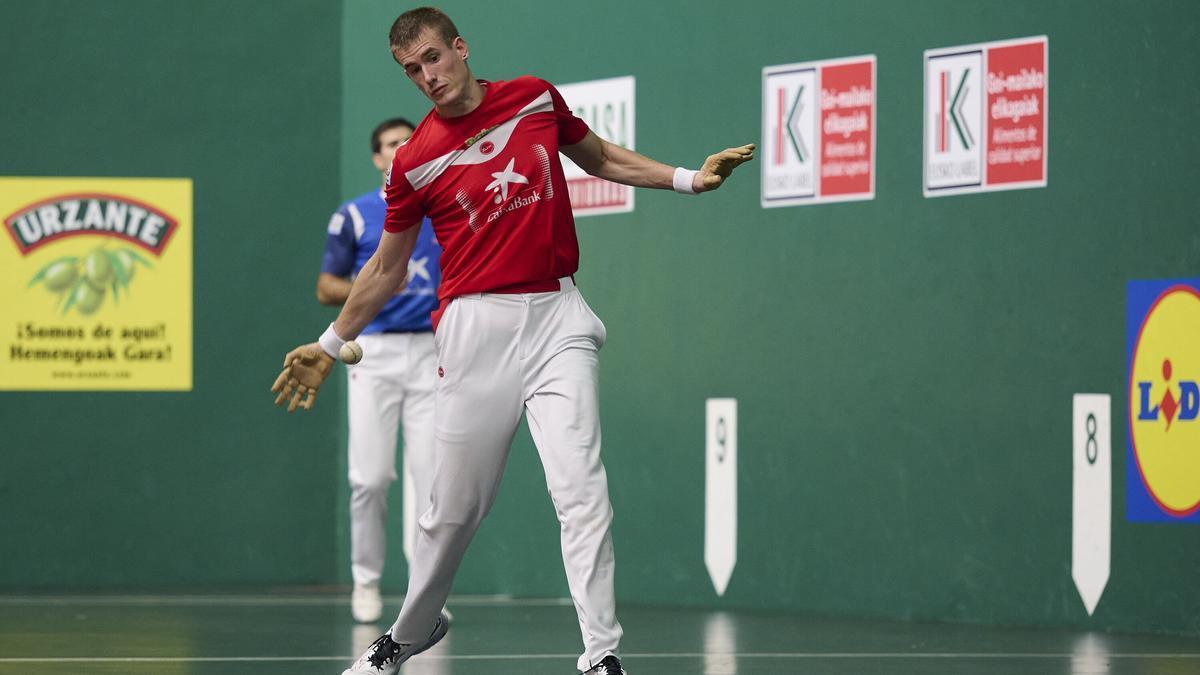 Peio Etxeberria y Zabaleta, campeones del Torneo San Fermín al apabullar a Peña II-Mariezkurrena II en el Labrit.