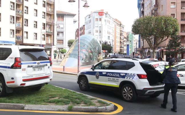 Una mujer ha sido arrollada por el metro a las 9.45h en Bagatza. / Borja Guerrero, Deia