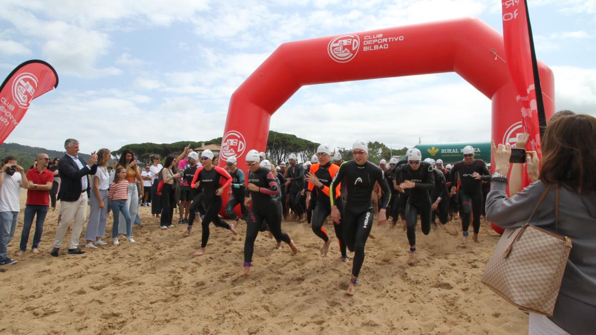 Salida 83ª Travesía a nada del 'Depor' (Foto: Club Deportivo Bilbao)