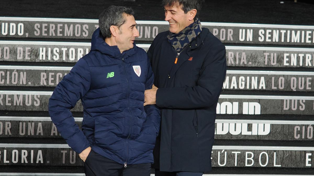 Valverde junto a Pacheta durante el encuentro del Valladolid - Athletic en el José Zorrilla.